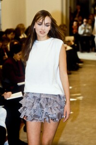 Prada1991WomenRTW8.thumb.jpg.367ec48a62697a15fd844d704c7cf541.jpg