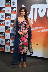 Priyanka_Malaysia_281729~26.jpg