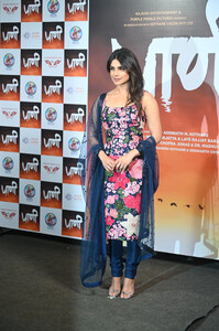 Priyanka_Malaysia_281929~26.jpg