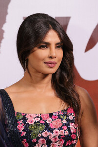 Priyanka_Malaysia_282129~22.jpg