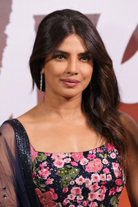 Priyanka_Malaysia_282229~22.jpg