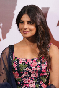Priyanka_Malaysia_282329~22.jpg