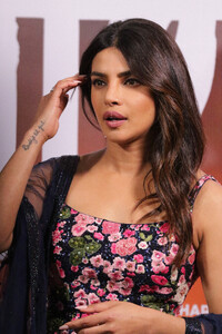 Priyanka_Malaysia_282529~20.jpg