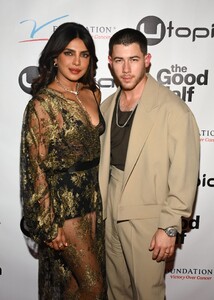 Priyanka_Malaysia_282629~17.jpg