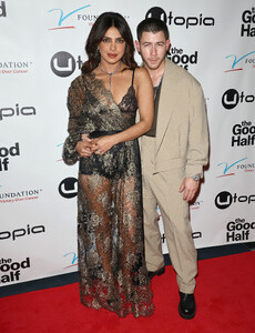 Priyanka_Malaysia_283429~14.jpg