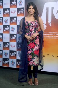 Priyanka_Malaysia_28929~38.jpg