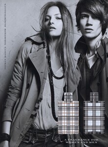 Sims_Burberry_Brit_Fragrance_2009_04.thumb.jpeg.46623fd8818cb94422c4428a9ac0244d.jpeg