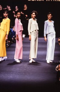 Sonia_Rykiel_SS1989_Cathy_01.thumb.jpg.41052fe8497bbceae2ac34d9199781dd.jpg
