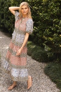 Sultan_Black-_Scoop_Tiered_Midi-3_1600x.jpg