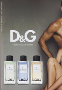 Testino_Dolce__Gabbana_DG_Fragrance_2009_04.thumb.jpeg.23f0815e26b7862867dcace55f4e208d.jpeg