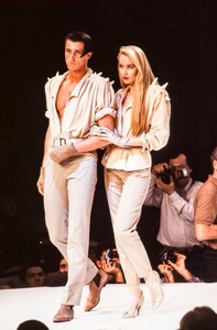 Thierry_Mugler_SS1989_Jerry_Hall_04.jpg