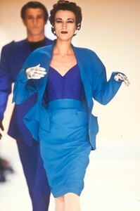 Thierry_Mugler_SS1989_Violetta_Sanchez_01.thumb.jpg.eb34336a86b68e7a0fd2a77b9b73e6a7.jpg