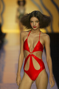 TsumoriChisato2005WomenRTW57.thumb.jpg.44e350c7306583b0fa34ded91d50787d.jpg