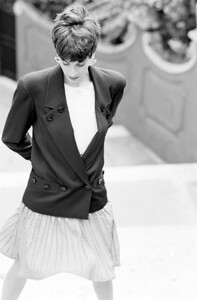 Valentino_Resort_1988_Susanna_Linsmayer_035.thumb.jpg.acba7baba888508acaae6c9d923749d9.jpg