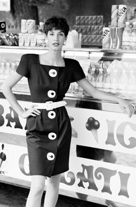 Valentino_Resort_1988_Susanna_Linsmayer_117.jpg