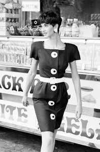 Valentino_Resort_1988_Susanna_Linsmayer_130.jpg