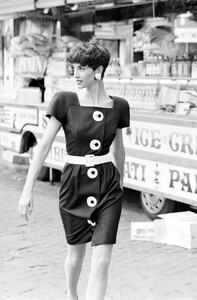 Valentino_Resort_1988_Susanna_Linsmayer_131.jpg