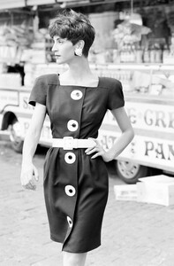 Valentino_Resort_1988_Susanna_Linsmayer_135.jpg