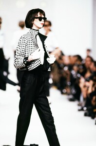 Valentino_SS1989_Brynja_01.thumb.jpg.7737c6a142e5e748e515ad60913ac075.jpg