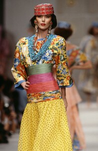 Valentino_SS1989_Brynja_02.thumb.jpg.57328eadc0ea6ac372156c61ffd11fd3.jpg