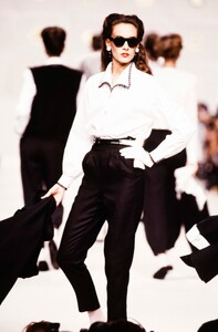 Valentino_SS1989_Cynthia_Anthonio_01.thumb.jpg.ada7ec3b1c64ff741949eaa298394a75.jpg