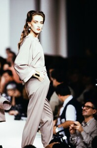 Valentino_SS1989_Cynthia_Anthonio_03.thumb.jpg.5e02a71787ce68045b5d23093bdb2f6c.jpg