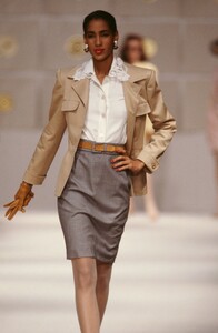 Valentino_SS1989_Sonia_Cole_04.thumb.jpg.0aeec1ce71229d0a0d96f20ef812470a.jpg