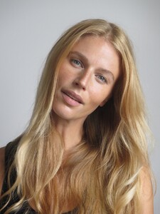 VanessaChromik1b5.thumb.jpg.2d981944341bb1d336a4ea77363299f5.jpg