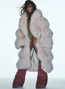Victoria-Beckham---Vogue-Australia-August-2024-03.jpg