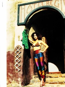 bazaar_us_may_1992_23.thumb.jpg.05b32c84dee6ca7bd87201726eaba328.jpg
