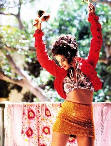 bazaar_us_may_1992_9.thumb.jpg.07dd352711ed439655e187d8cc7ea003.jpg