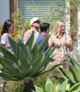 cameron-diaz-at-apple-s-outcome-set-in-los-angeles-05-08-2024-4.jpg