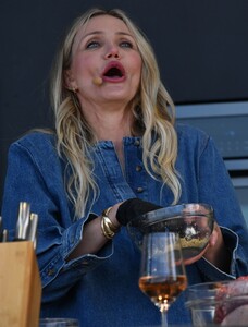 cameron-diaz-on-the-williams-and-sonoma-culinary-stage-of-the-2024-bottlerock-music-festival-in-napa-05-24-2024-7.jpg