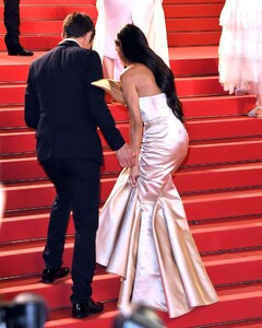 demi-moore-at-the-substance-red-carpet-at-cannes-film-festival-05-19-2024-8.jpg
