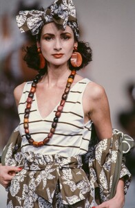 evelyneperettigl879.thumb.jpg.2d3b0cd77443e89c53a5524f55883d1b.jpg
