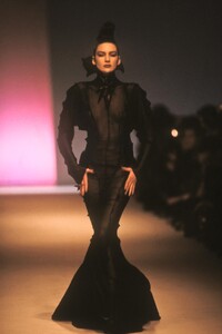 evelyneperettitm8823.thumb.jpg.a15631c93a6a060617a575ed6145464b.jpg