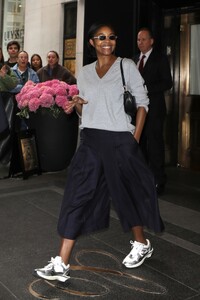 gabrielle-union-and-dwayne-wade-exit-from-their-hotel-ahead-of-preparation-for-the-met-gala-05-04-2024-0.jpg