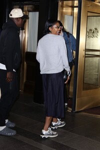 gabrielle-union-and-dwayne-wade-exit-from-their-hotel-ahead-of-preparation-for-the-met-gala-05-04-2024-1.jpg