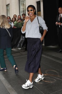 gabrielle-union-and-dwayne-wade-exit-from-their-hotel-ahead-of-preparation-for-the-met-gala-05-04-2024-6.jpg
