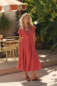 images.urbndata-14.thumb.jpg.d2e82e5ad63cf9f18a928454e006f90e.jpg