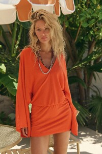 images.urbndata-22.thumb.jpg.9d7bec2875d63241411d80c6c6fc281c.jpg