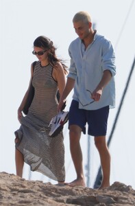 kendall-jenner-and-fai-khadra-in-ibiza-08-05-2024-6.jpg