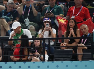 kendall-jenner-at-paris-2024-olympic-games-gymnastique-women-s-final-08-01-2024-1.jpg
