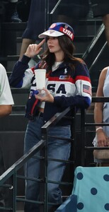 kendall-jenner-at-paris-2024-olympic-games-gymnastique-women-s-final-08-01-2024-5.jpg