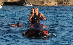 kendall-jenner-in-ibiza-08-06-2024-0.jpg