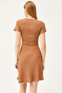 kruvaze-yaka-kisa-kollu-mini-klos-elbi-341-c1.jpg