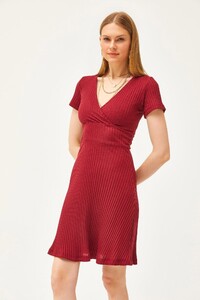 kruvaze-yaka-kisa-kollu-mini-klos-elbi-b3be0f.jpg