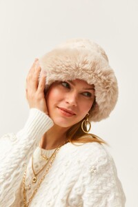 kurk-detayli-pelus-sapka-tas--461d-.jpg