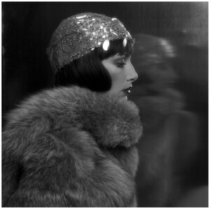 lynn-kohlman-in-fur-1973-photo-willie-christie.jpg