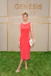 maggie-rawlins-–-genesis-house-x-marc-hom-re-framed-hamptons-dinner-in-ny-08-16-2024-5.jpg